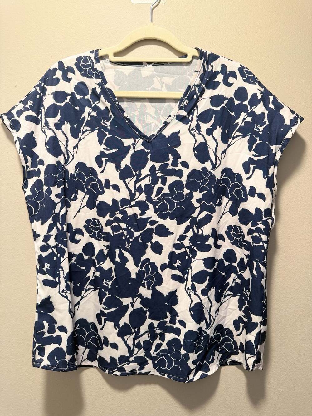 Unbranded Floral V-Neck Short Sleeve Top Blue White